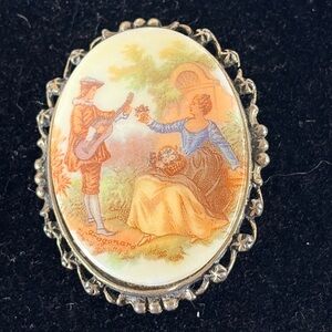 Vintage Cameo Brooch with a Courting Couple